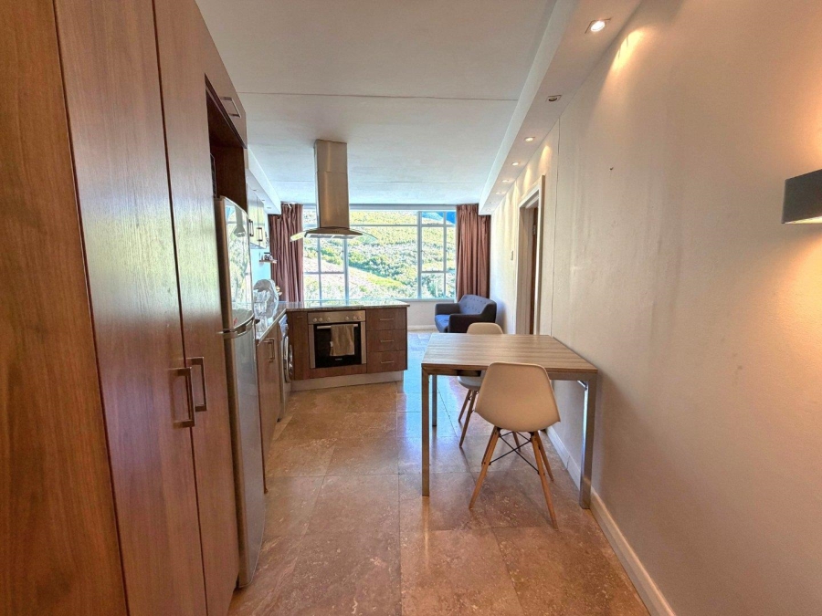 1 Bedroom Property for Sale in Vredehoek Western Cape